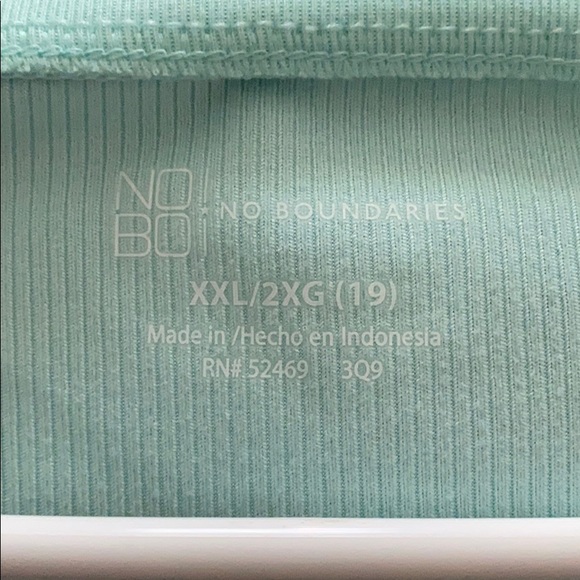 No Boundaries Fitness Shirt/Casual Top - Picture 3 of 3